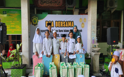 Doa Bersama dan Santunan Anak Yatim-Dhuafa, MI Miftahul Ulum Gresik Sambut Tahun Baru Islam 1448 Hijriah