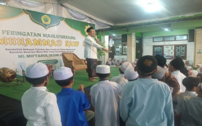 Semarak Maulid Nabi, MI Miftahul Ulum Gresik Tanamkan Keteladanan Rasulullah SAW